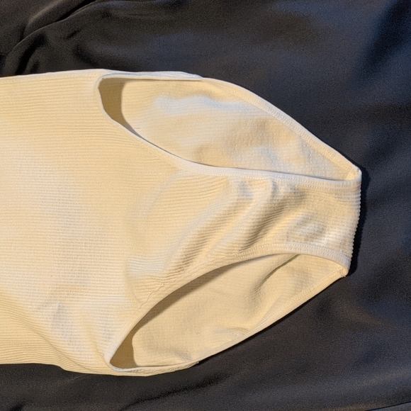 Urban Outfitters Spaghetti strap bodysuit - Picture 6 of 7